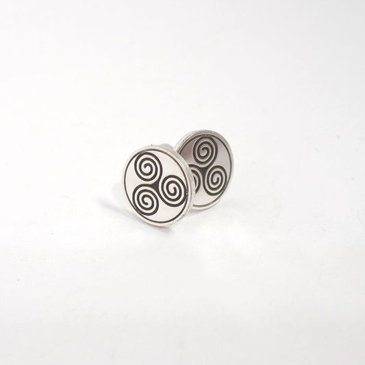 Beatufiul celtic stud earring