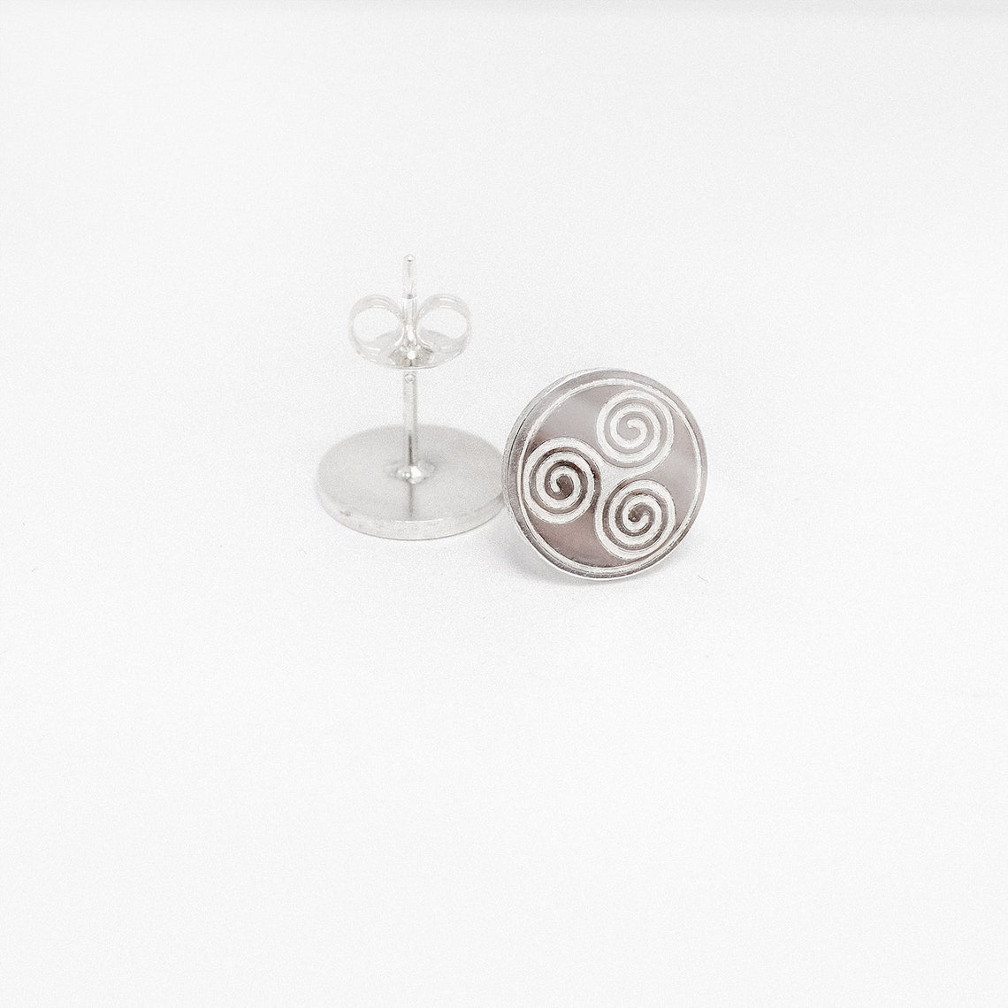 beautiful celtic stud earring